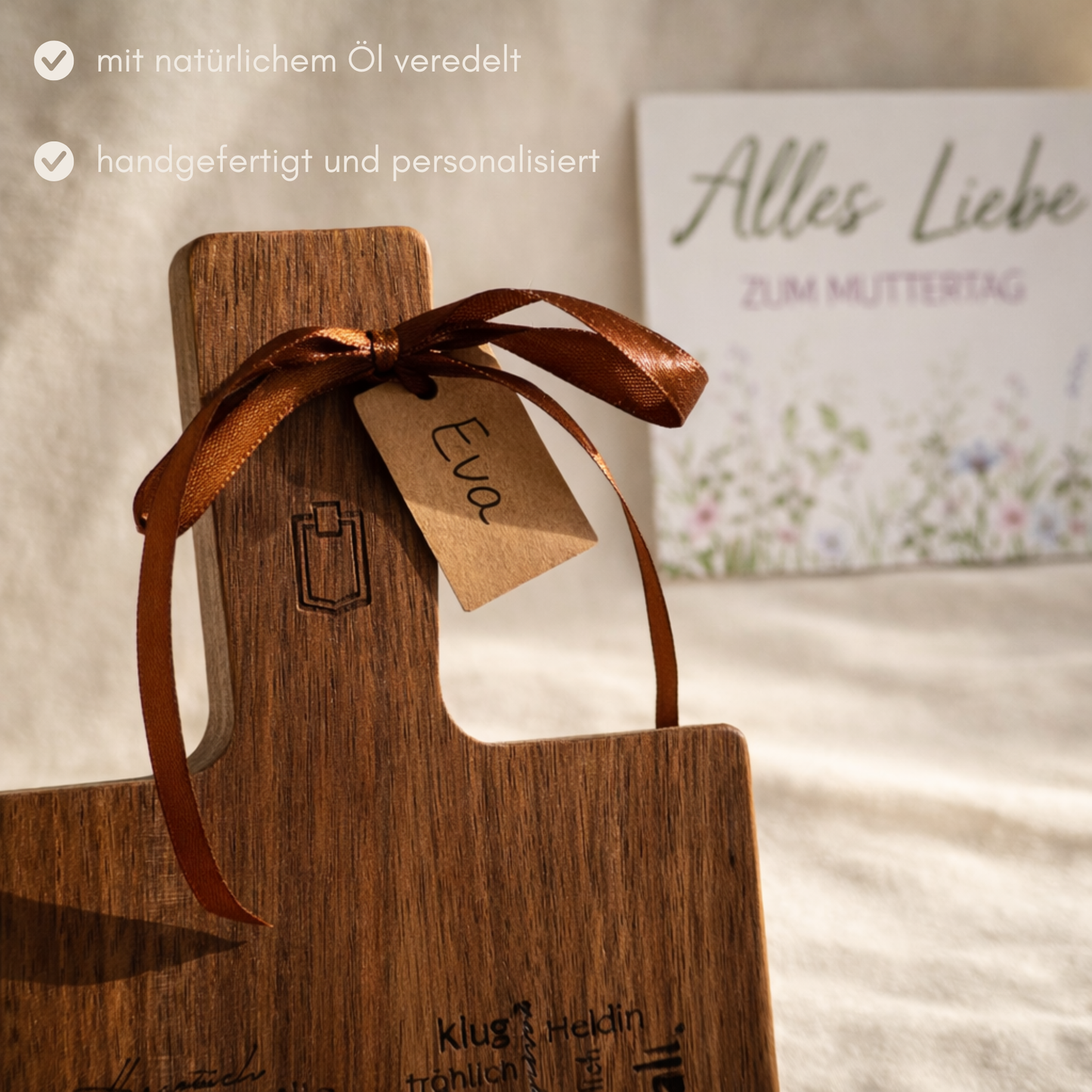 Personalisiertes Schneidebrett für Mama aus Akazienholz